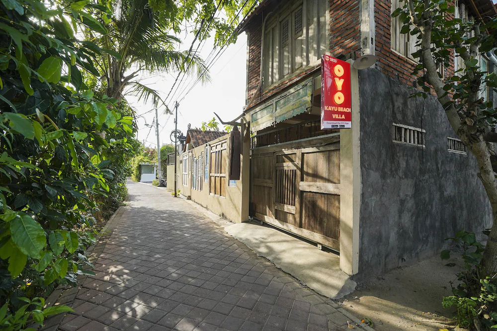 Kayu Beach Villa by OYO Rooms