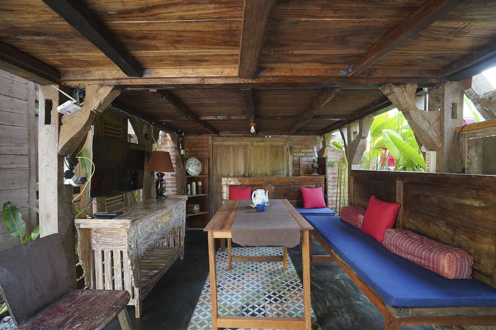 Kayu Beach Villa by OYO Rooms