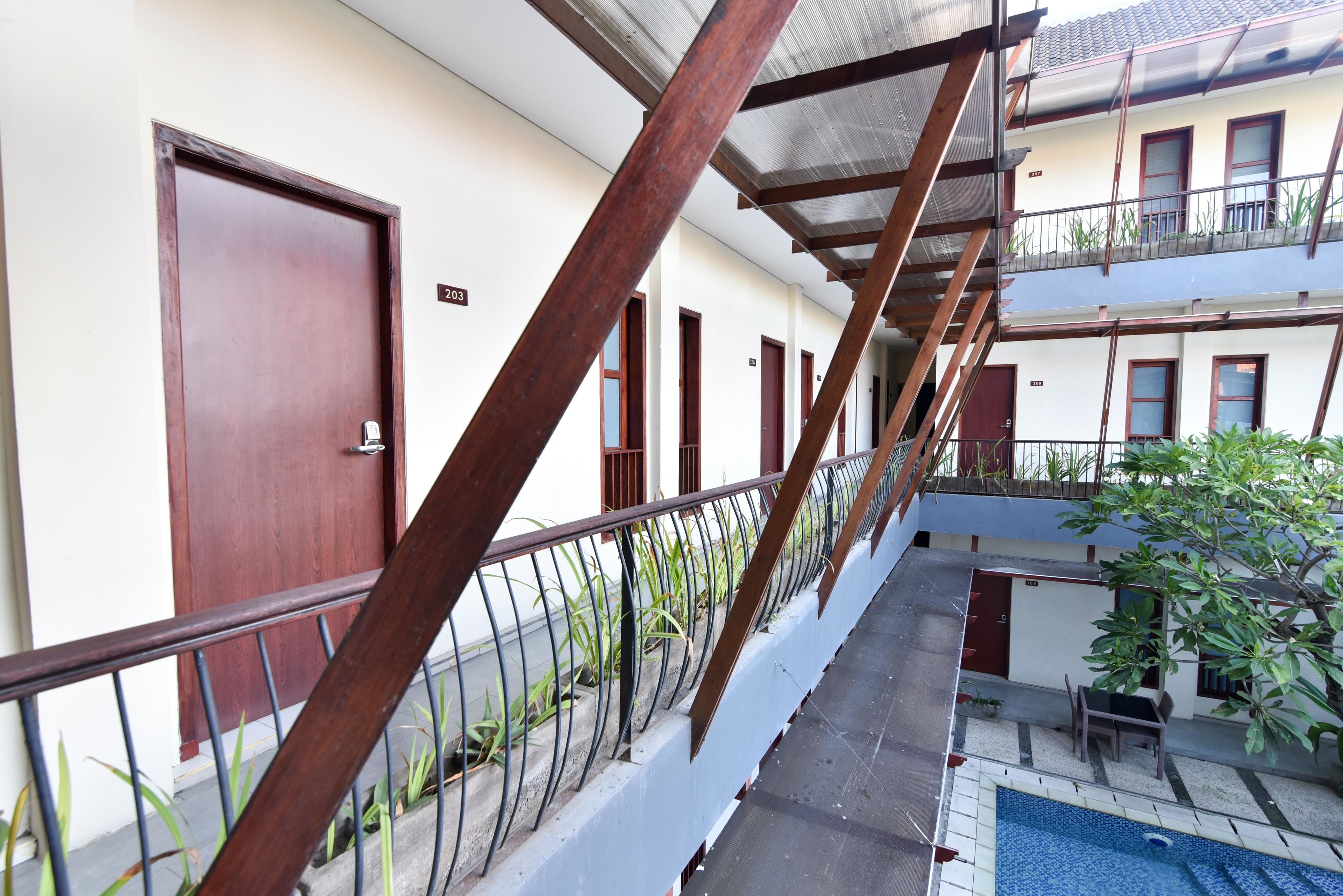 Keola Hotel Legian by RedDoorz