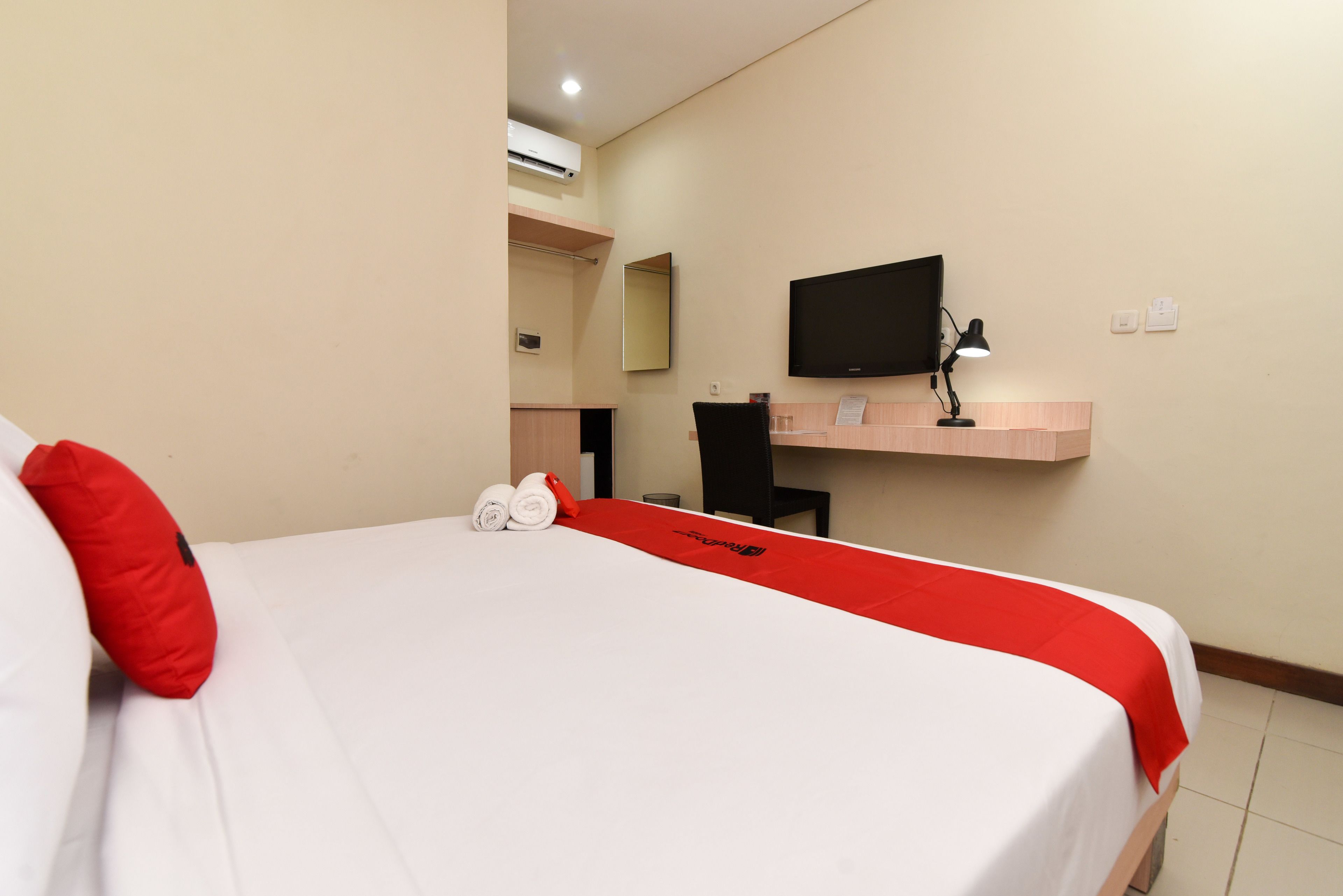 Keola Hotel Legian by RedDoorz