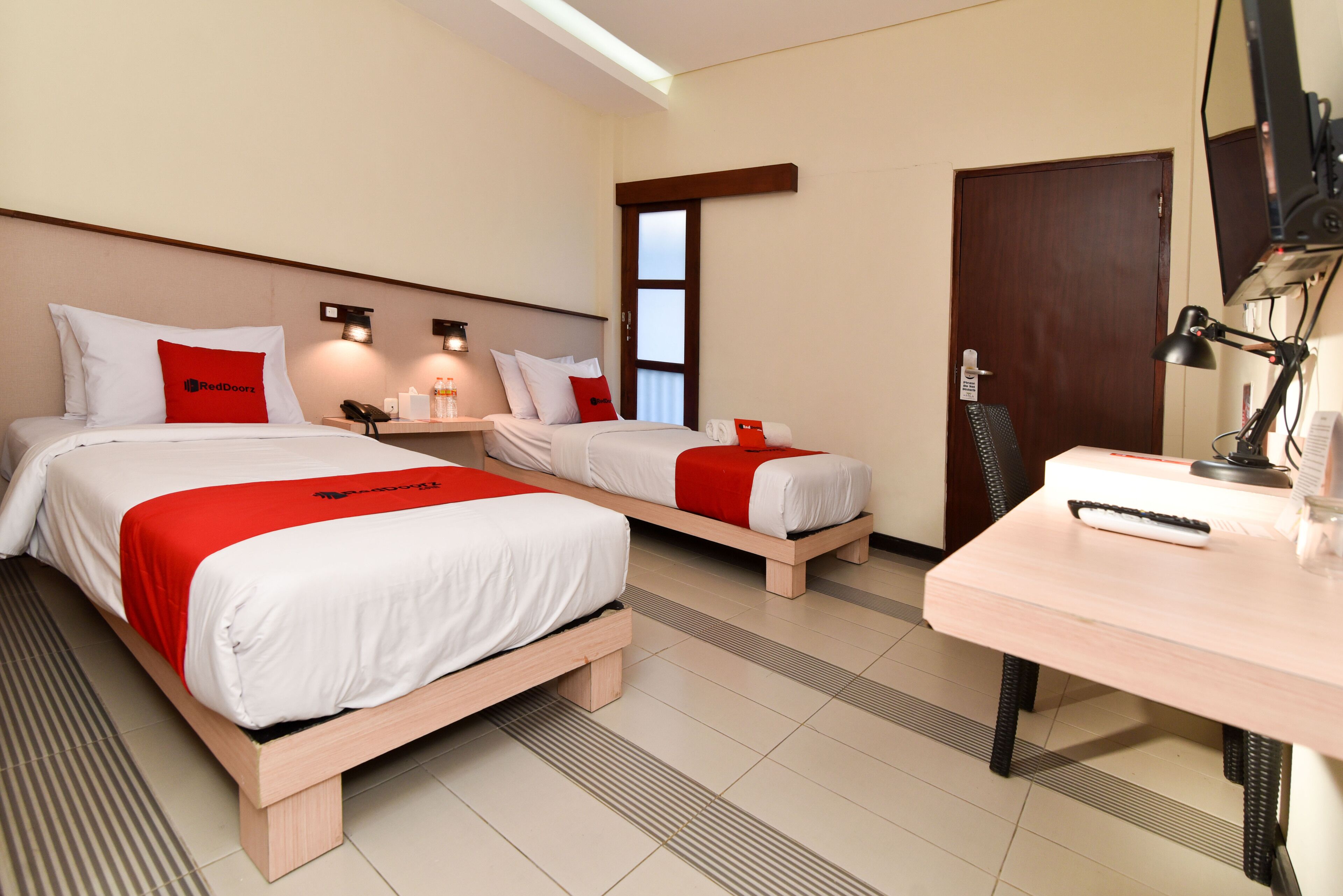 Keola Hotel Legian by RedDoorz