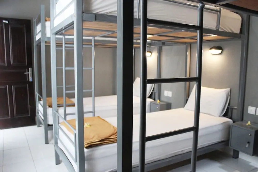 Kuta Beach Hostel