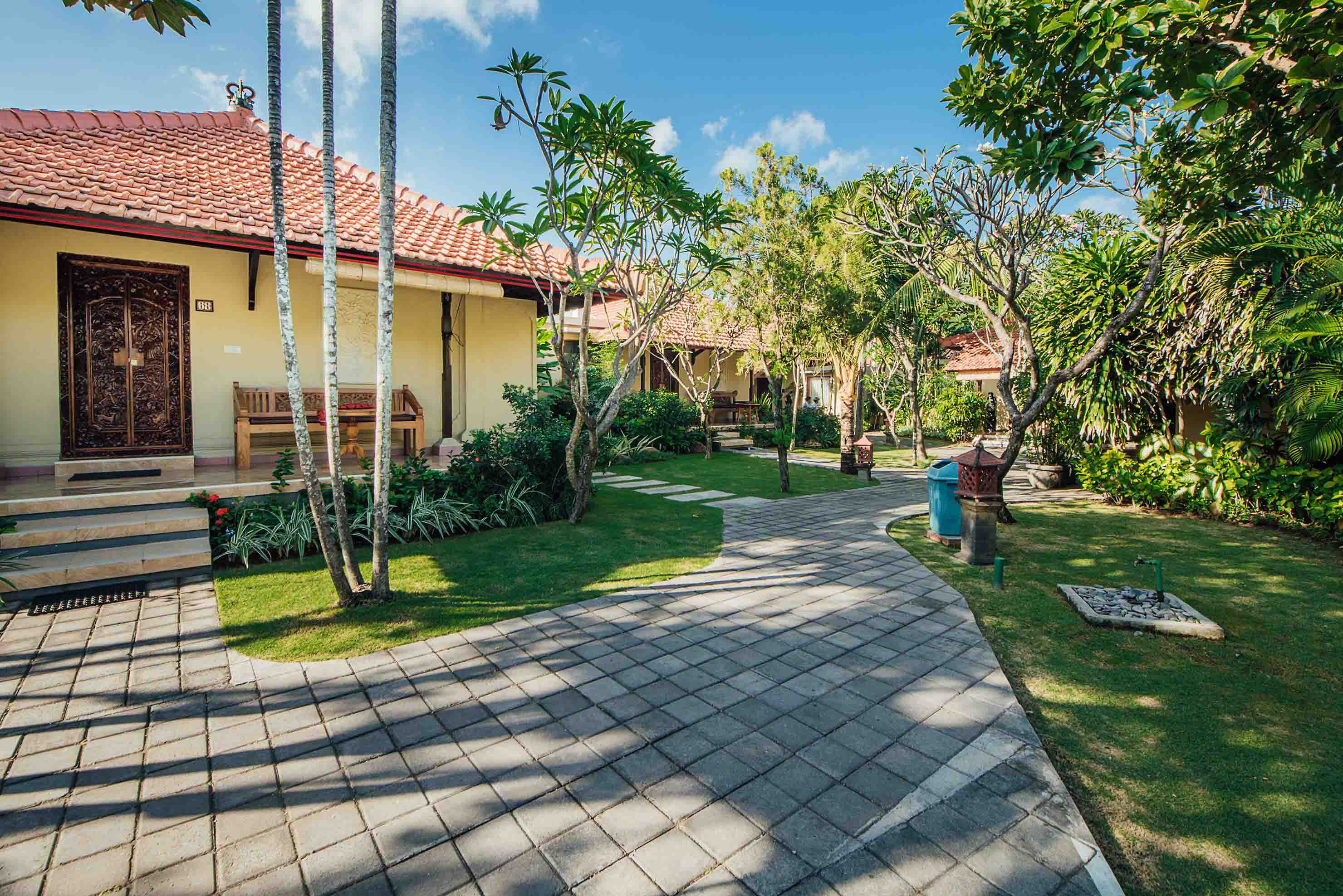 Kuta Puri Bungalows Villas & Resort