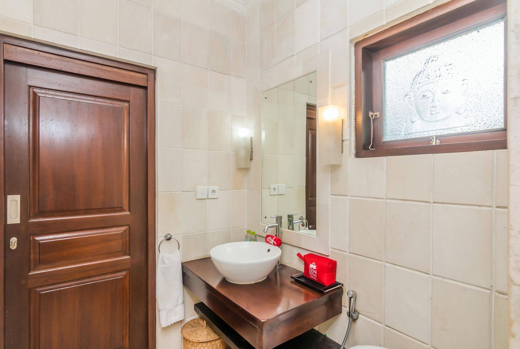 Kyriad Villa & Hotel Seminyak by ZEN Rooms