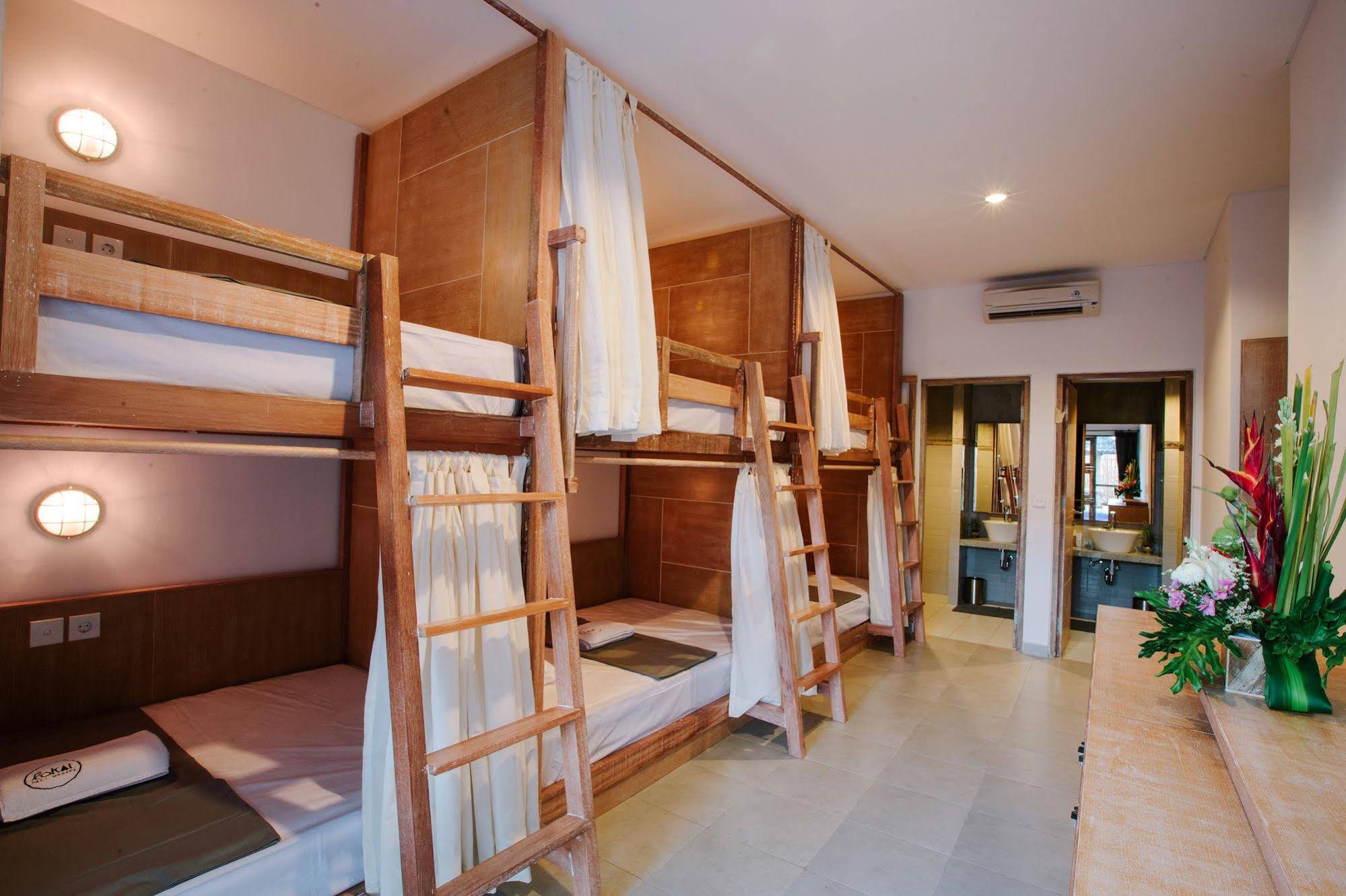Lokal Bali Hostel
