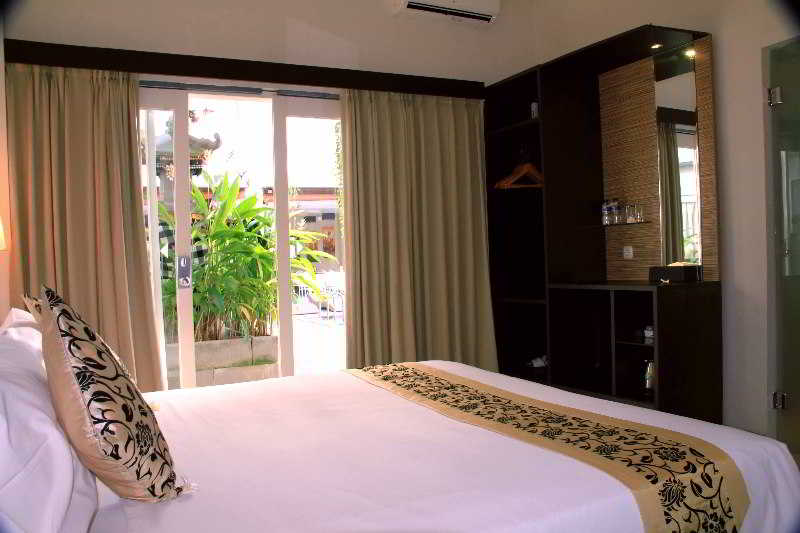 Losari Hotel Sunset