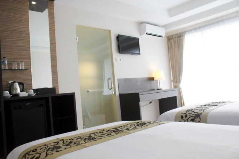 Losari Hotel Sunset