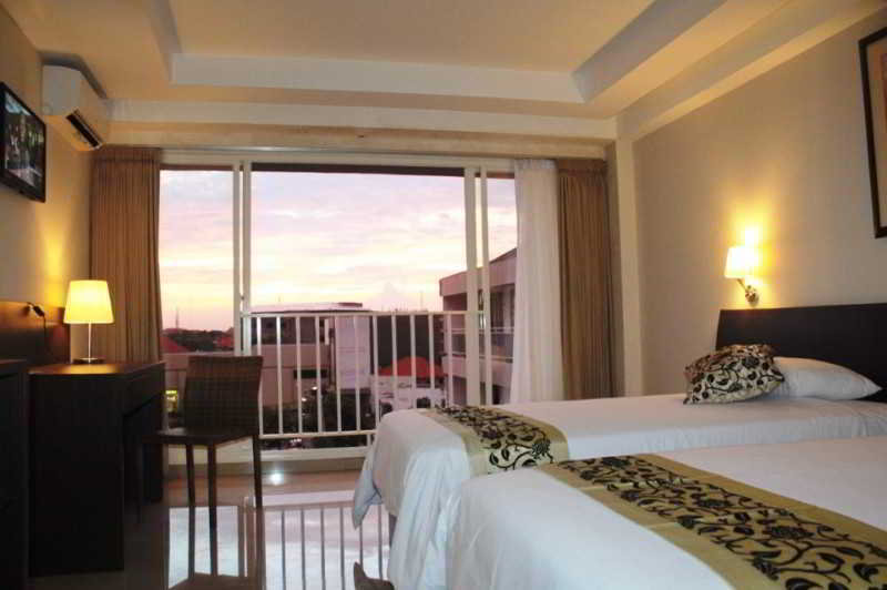 Losari Hotel Sunset