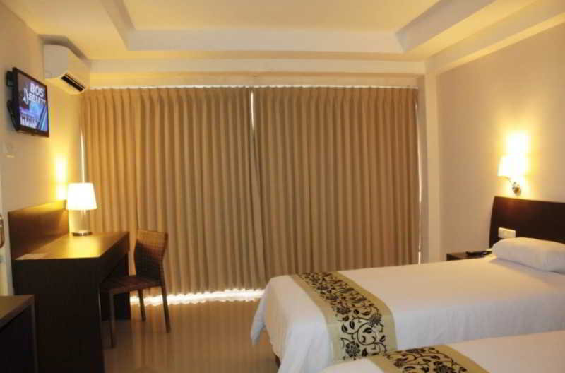 Losari Hotel Sunset