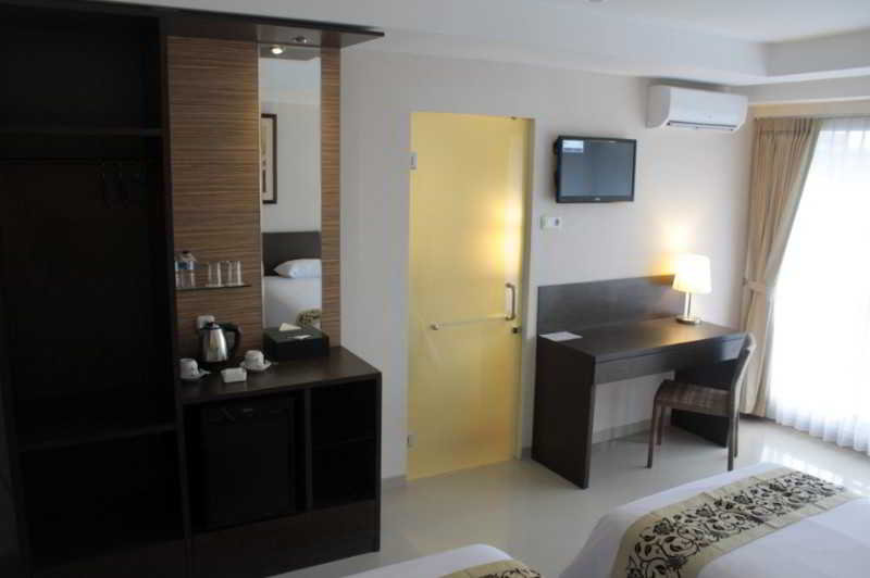 Losari Hotel Sunset