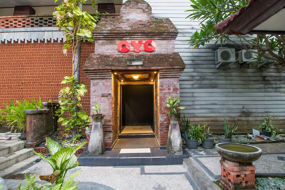 Maxi Budget by OYO Rooms