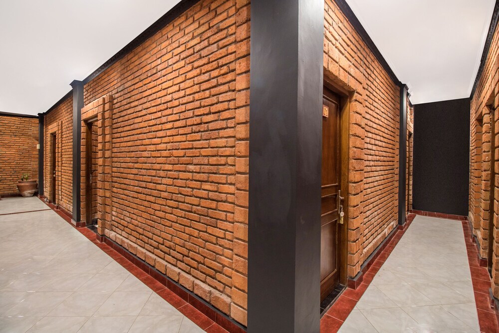Maxi Budget by OYO Rooms