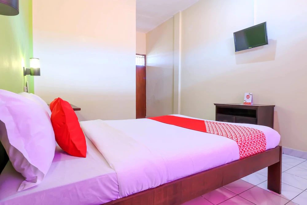 Nan Berlian Inn by OYO Rooms