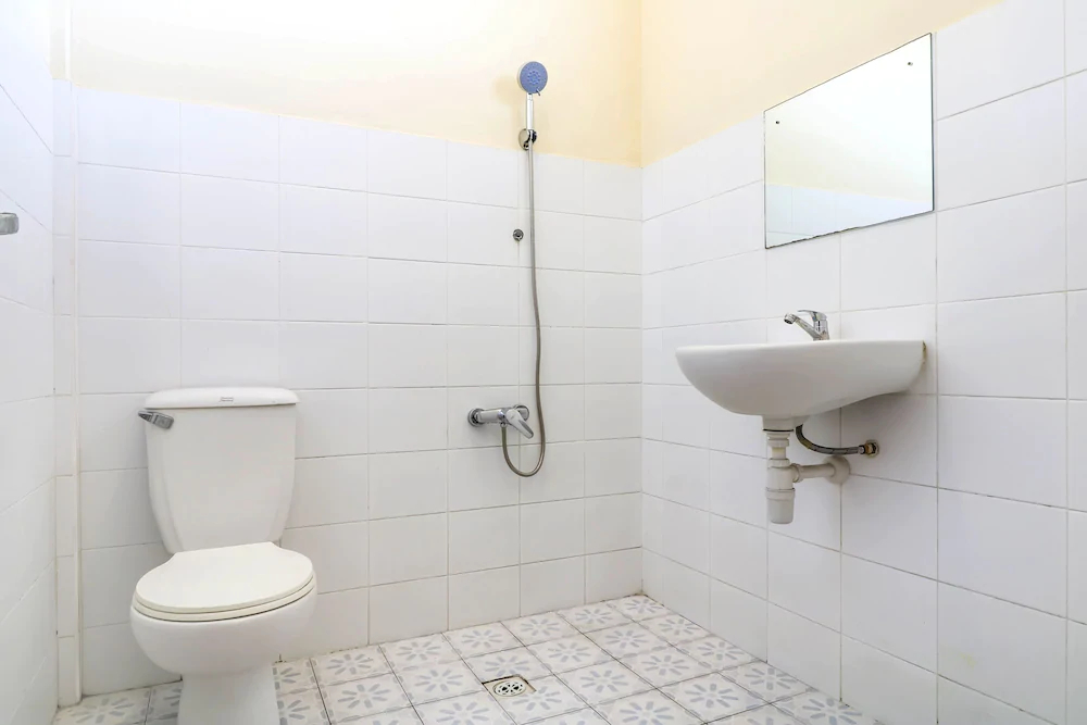 Nan Berlian Inn by OYO Rooms