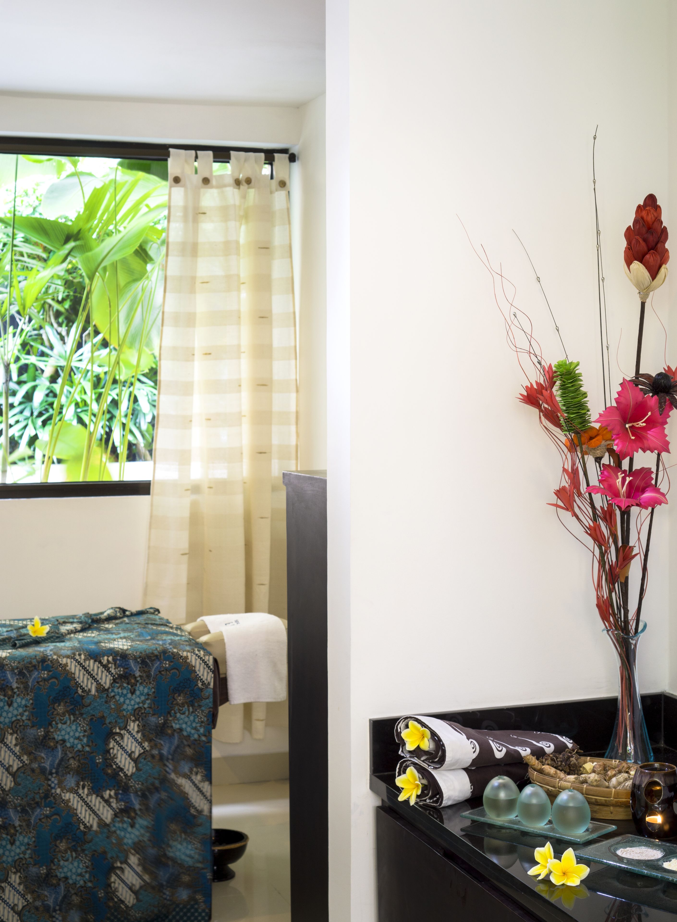 Cross Vibe Paasha Atelier Bali Kuta