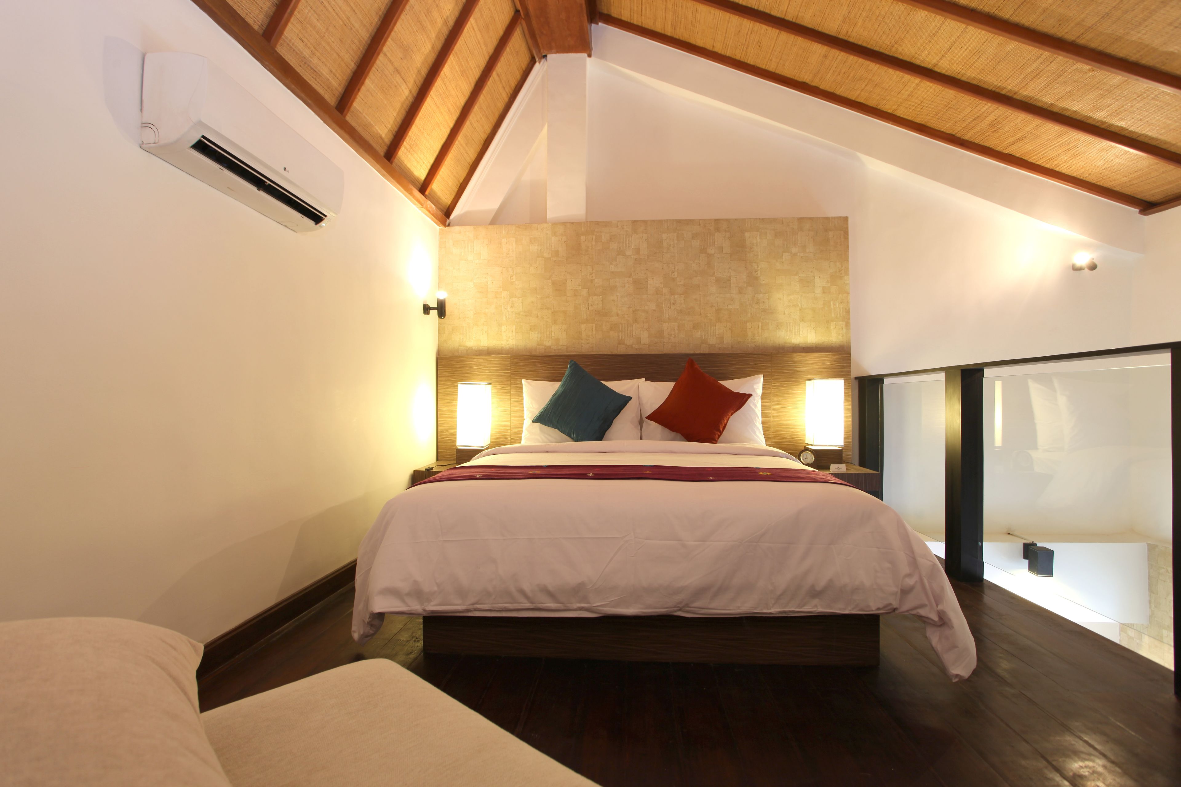 Cross Vibe Paasha Atelier Bali Kuta