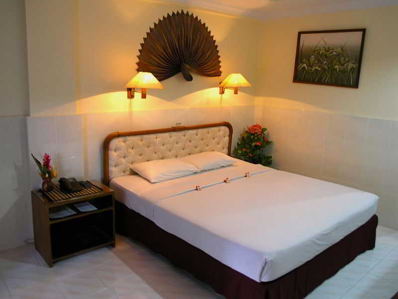 Palm Beach Hotel Bali