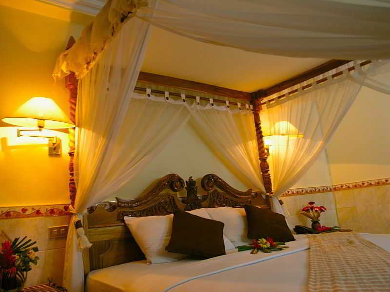 Palm Beach Hotel Bali