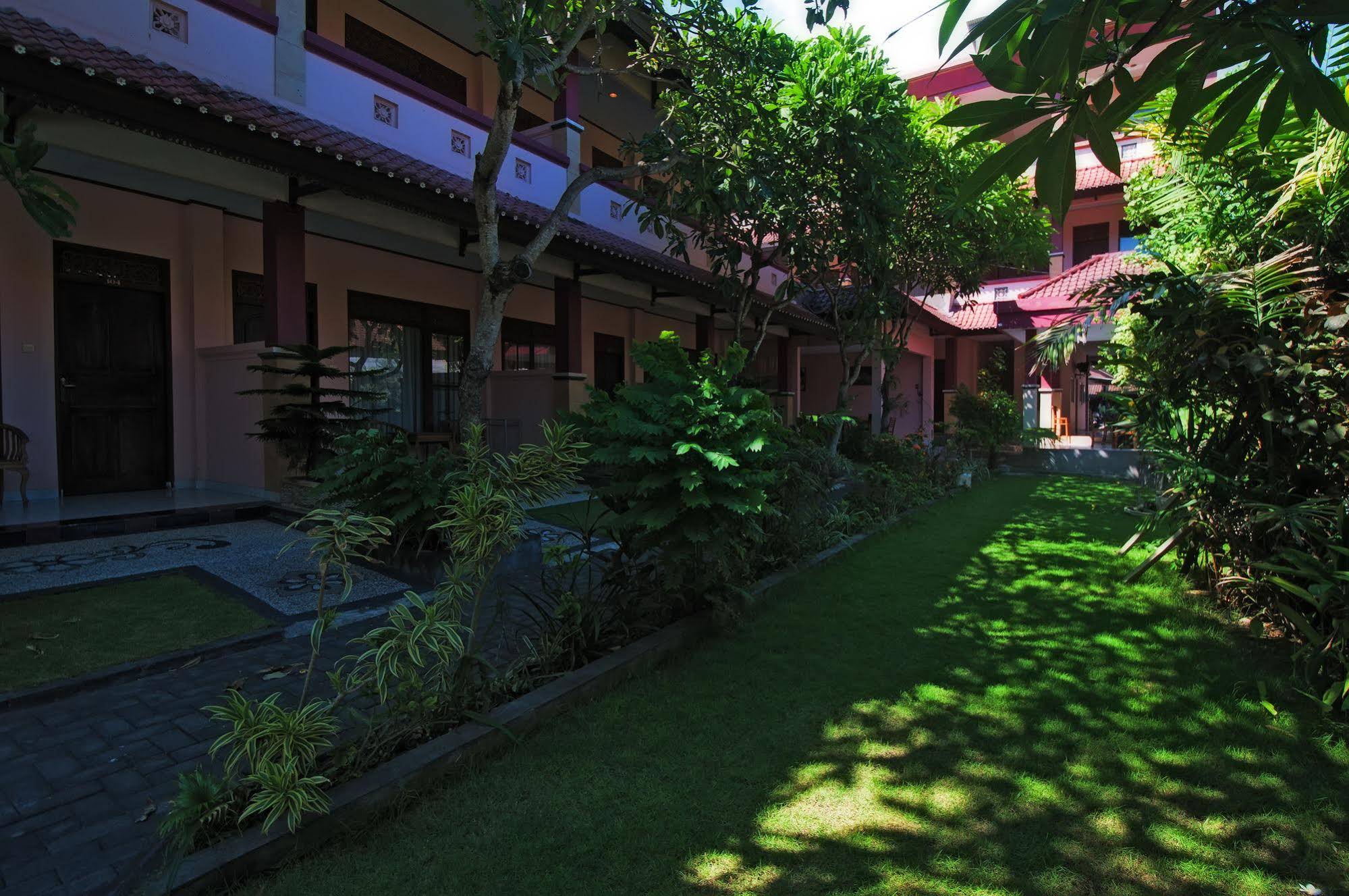 Pesona Beach Inn