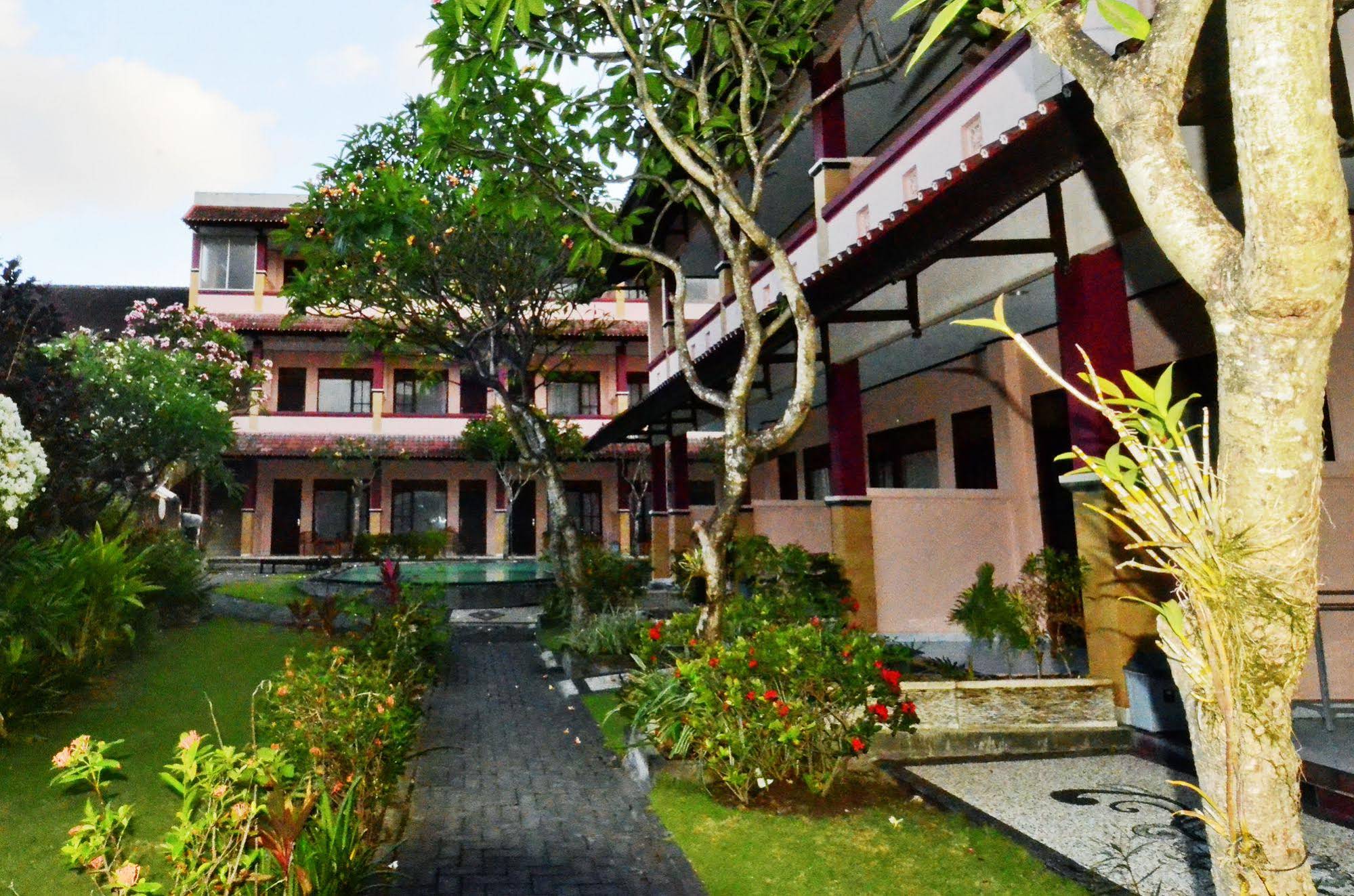 Pesona Beach Inn