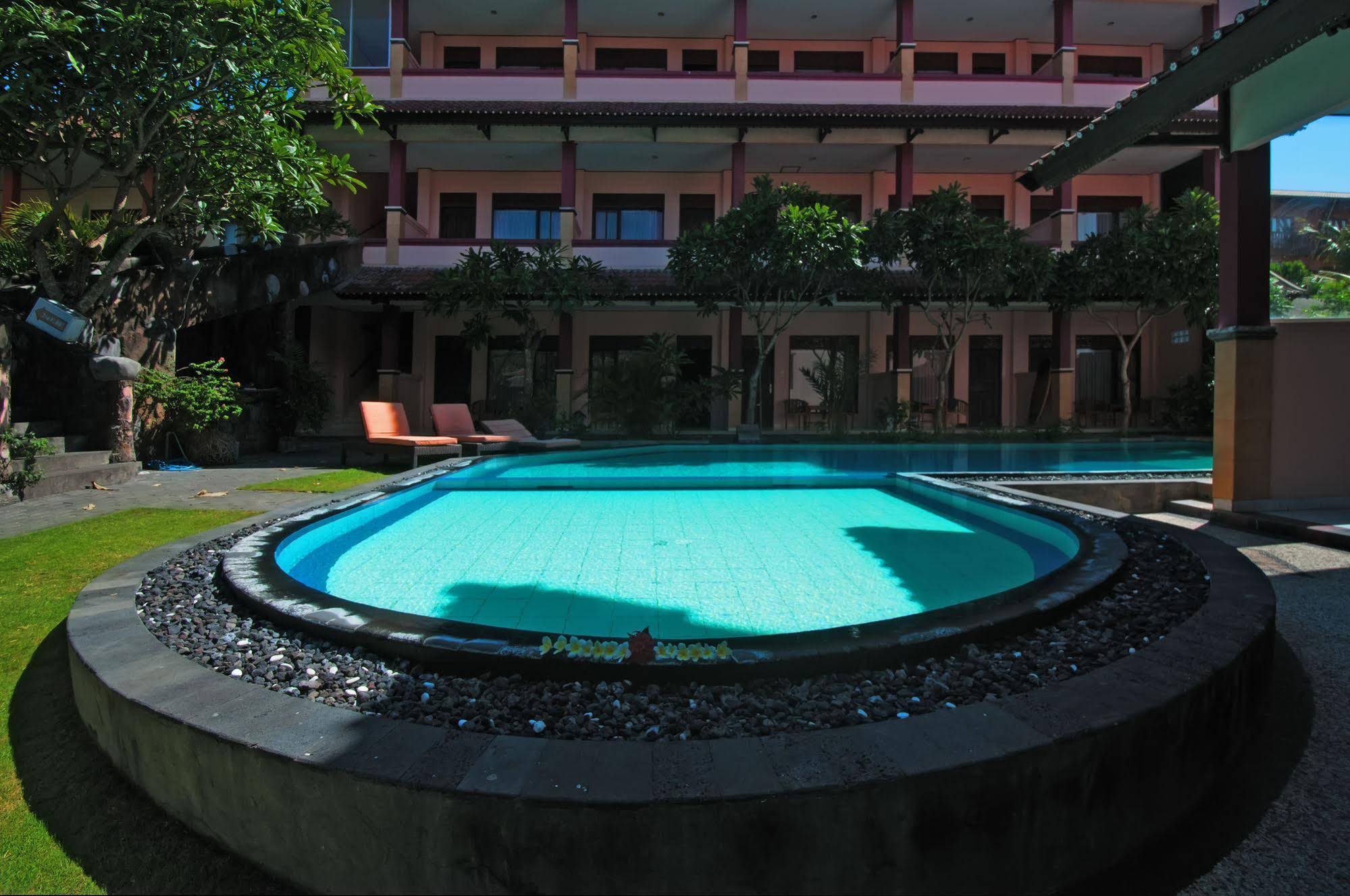 Pesona Beach Inn