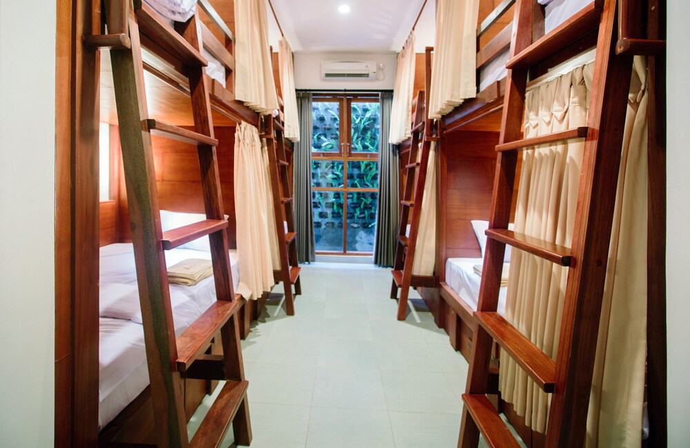 Pudak Sari Unizou Hostel