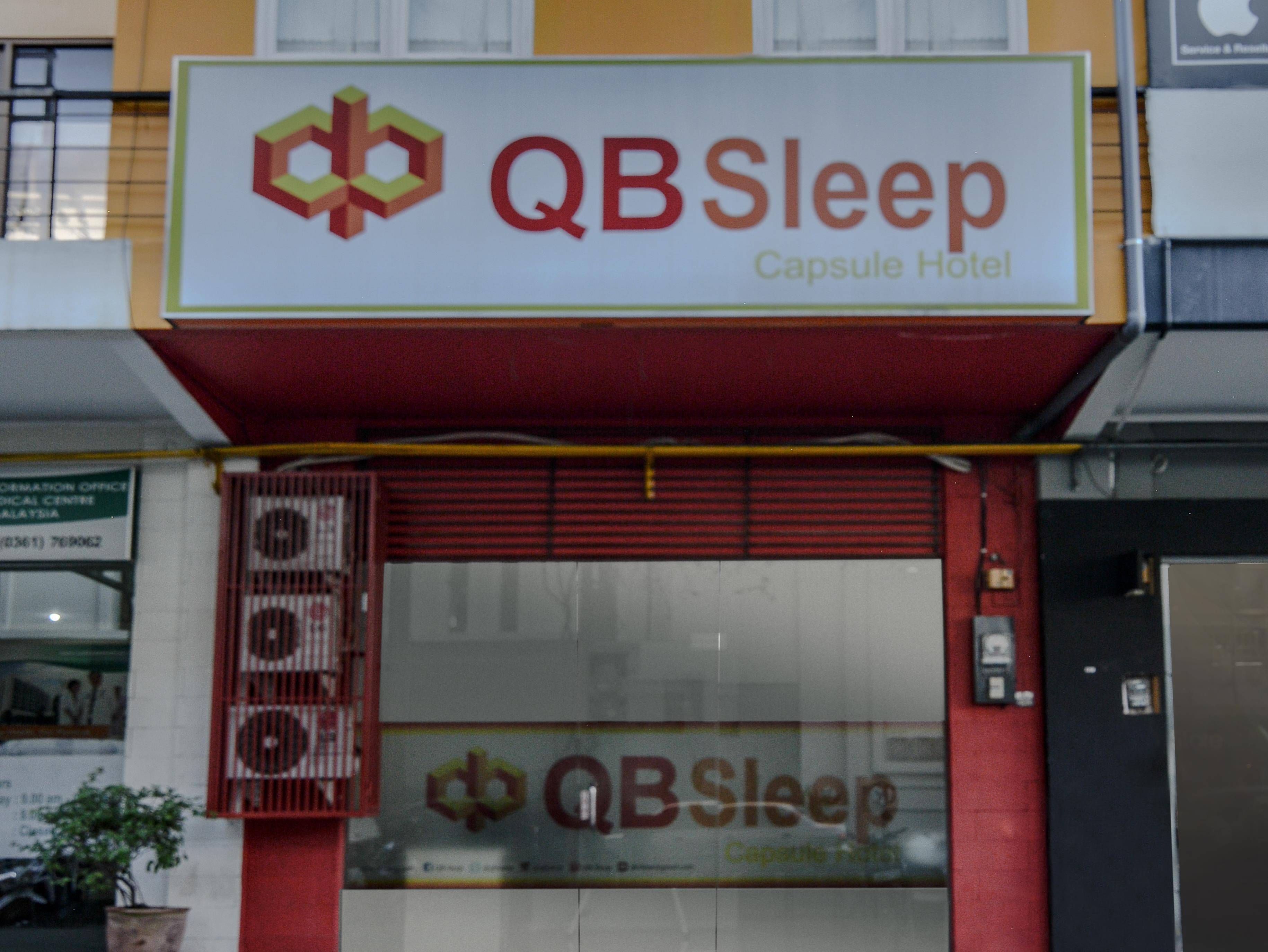 QB Sleep Capsule Hotel