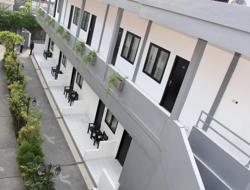 OYO 90376 Rabasta Kuta Residence