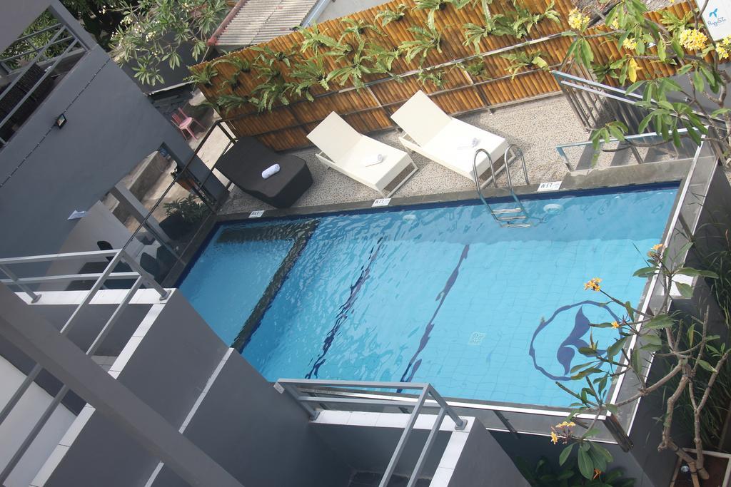 OYO 90376 Rabasta Kuta Residence