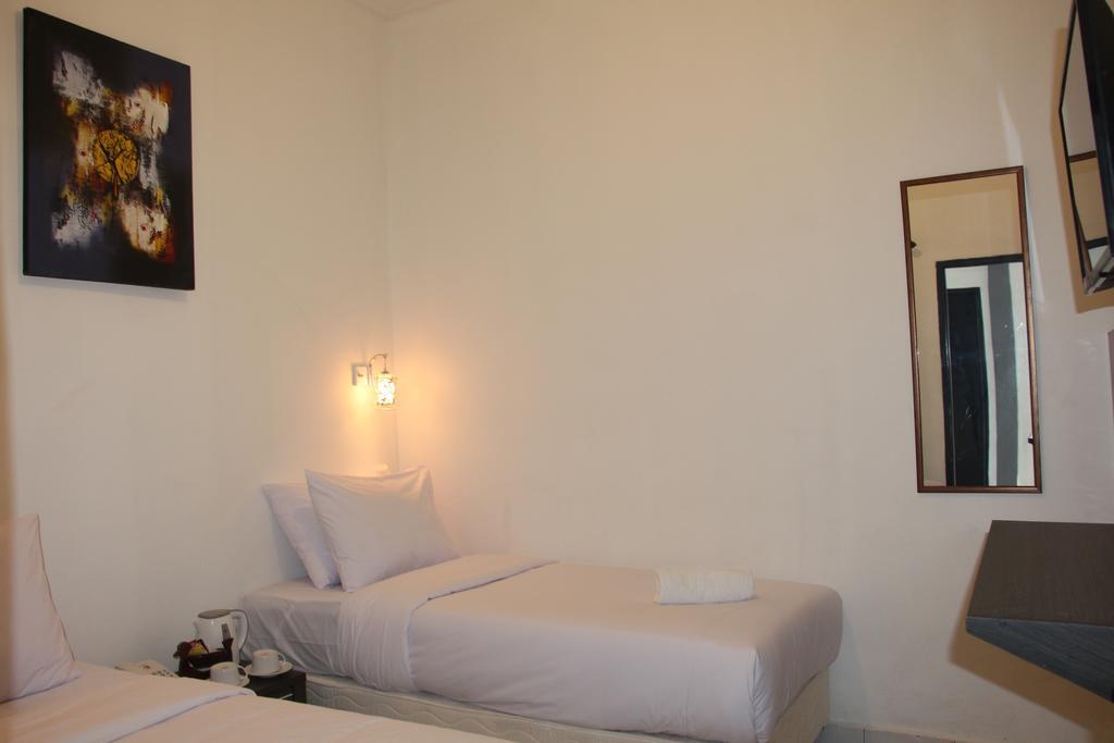 OYO 90376 Rabasta Kuta Residence