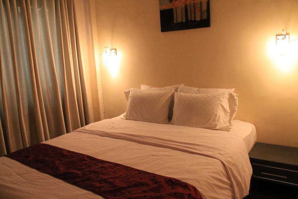 OYO 90376 Rabasta Kuta Residence