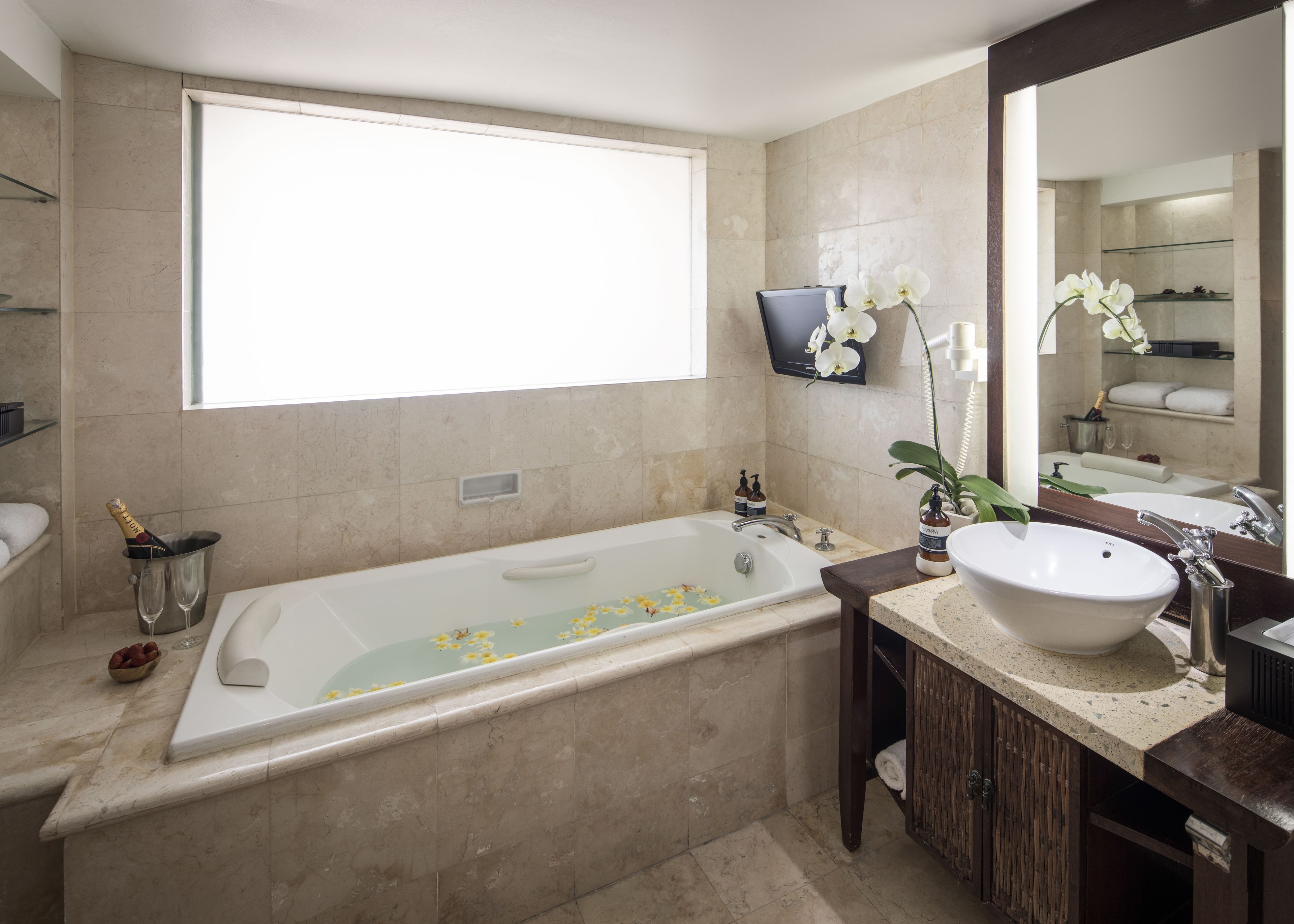 Ramayana Suites Kuta