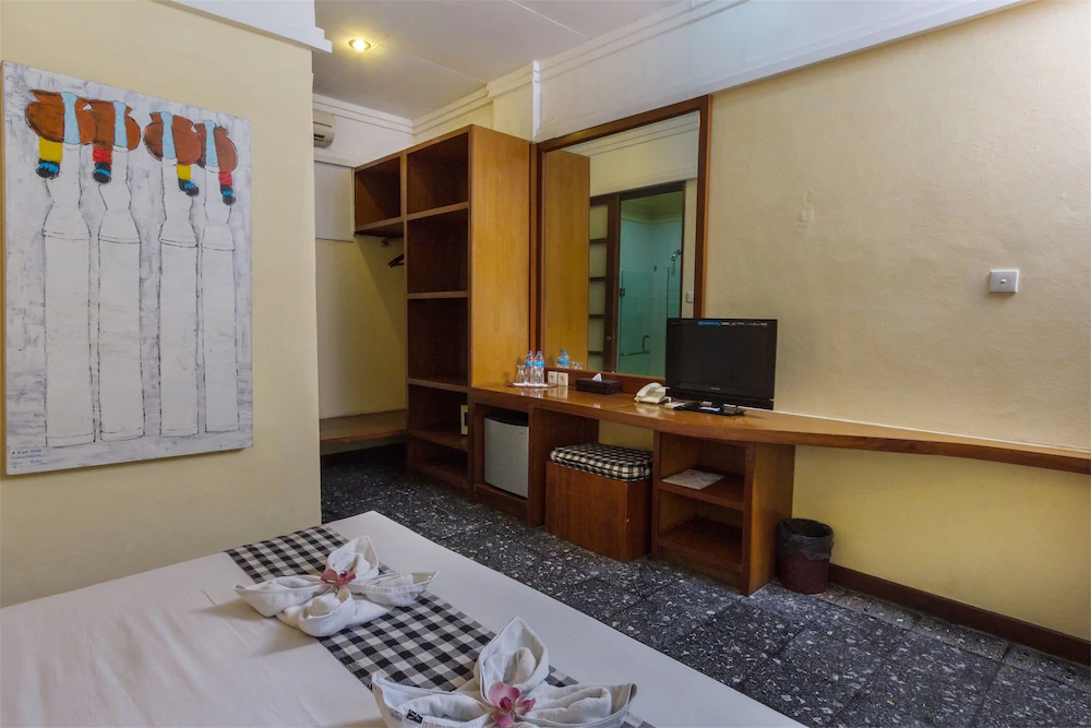 RedDoorz @ Melasti Street