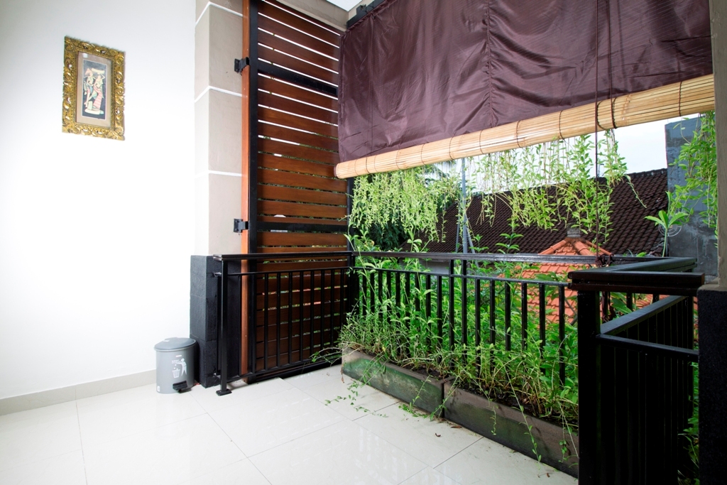 RedDoorz @ Poppies Lane Two