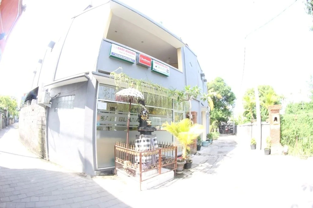 Sari Buana Bed & Breakfast