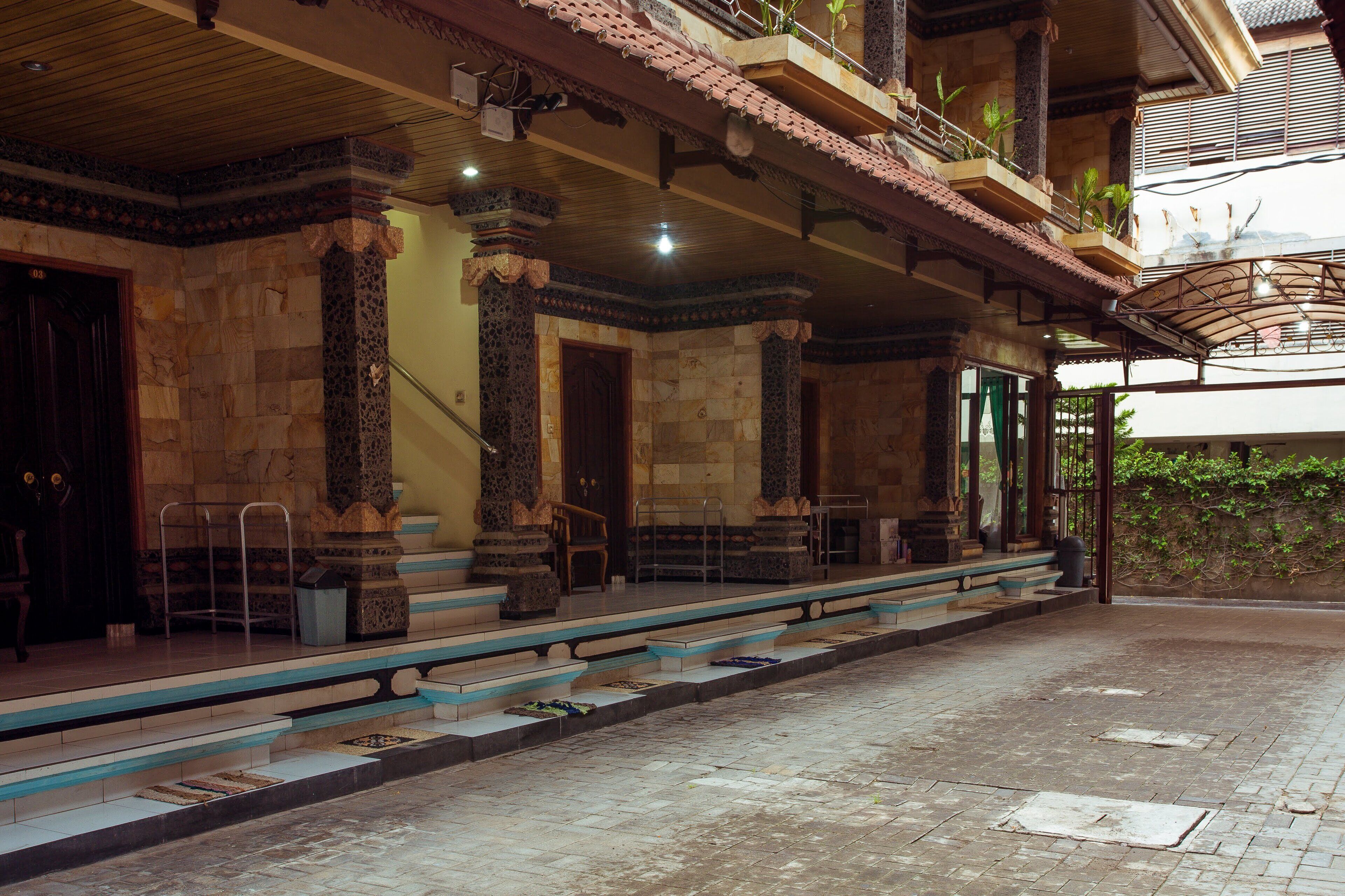 Segara Sadhu Inn