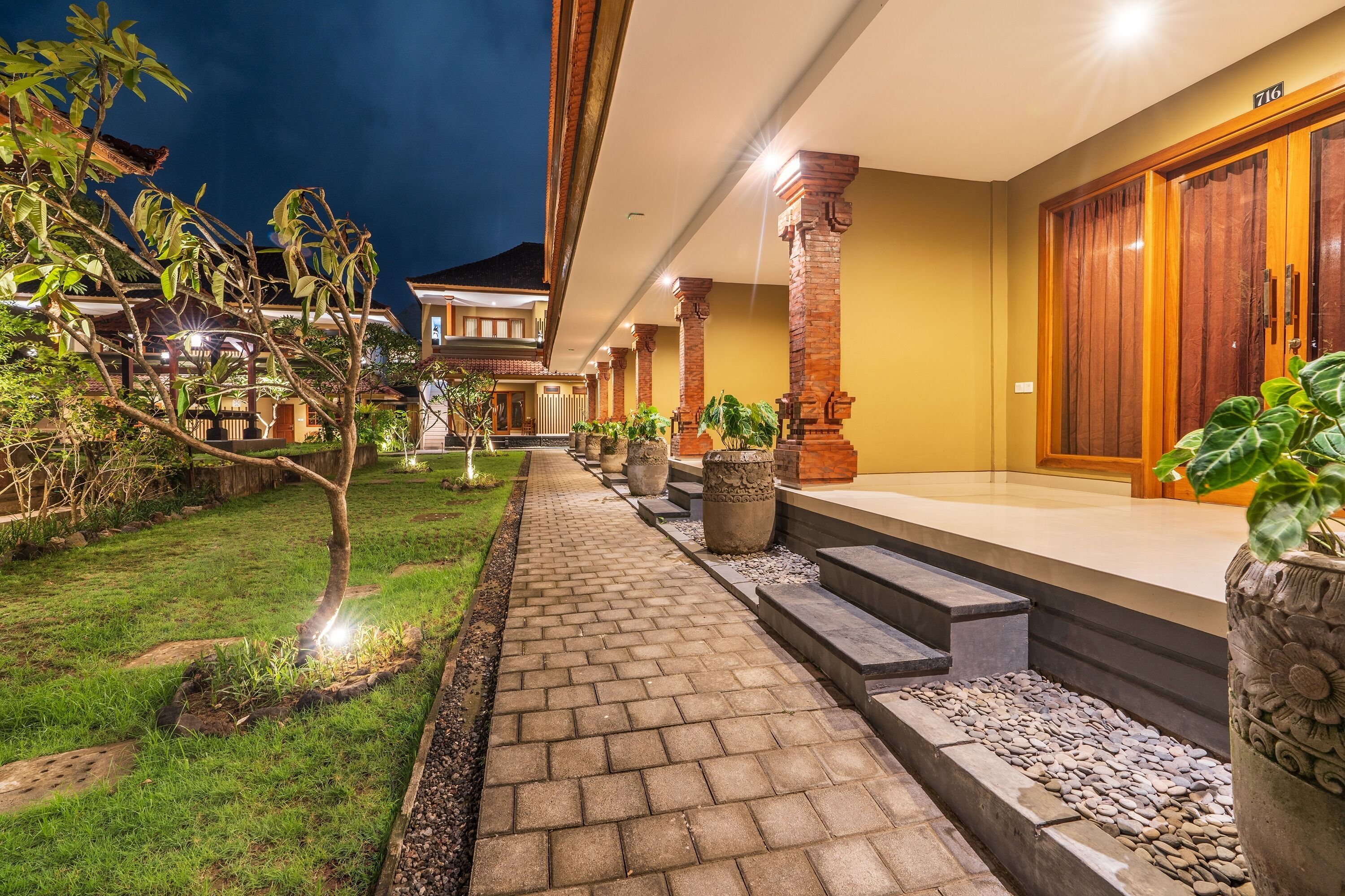 Suka Beach Inn