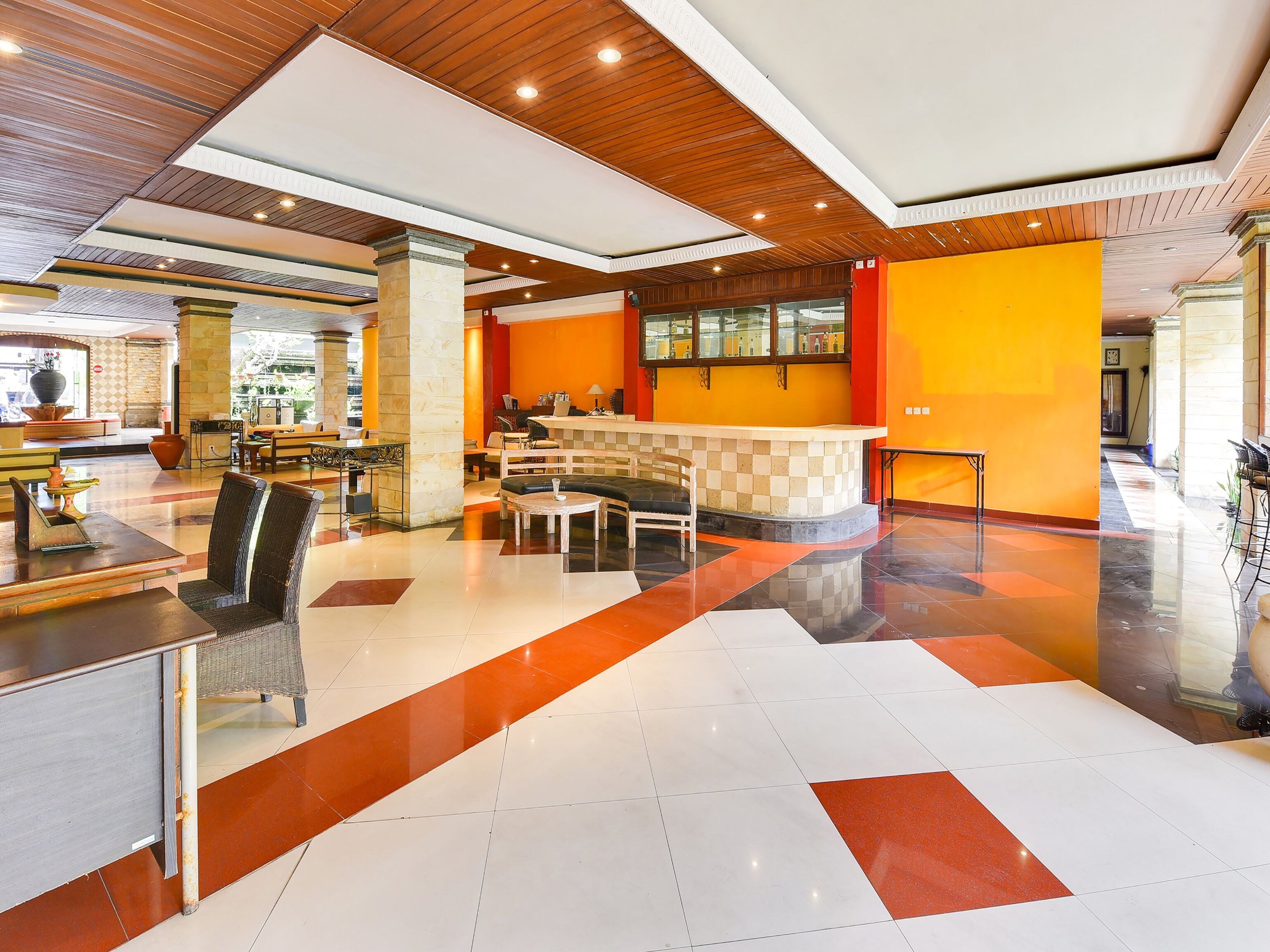 SUPER OYO Townhouse Oak Maxi Hotel Legian