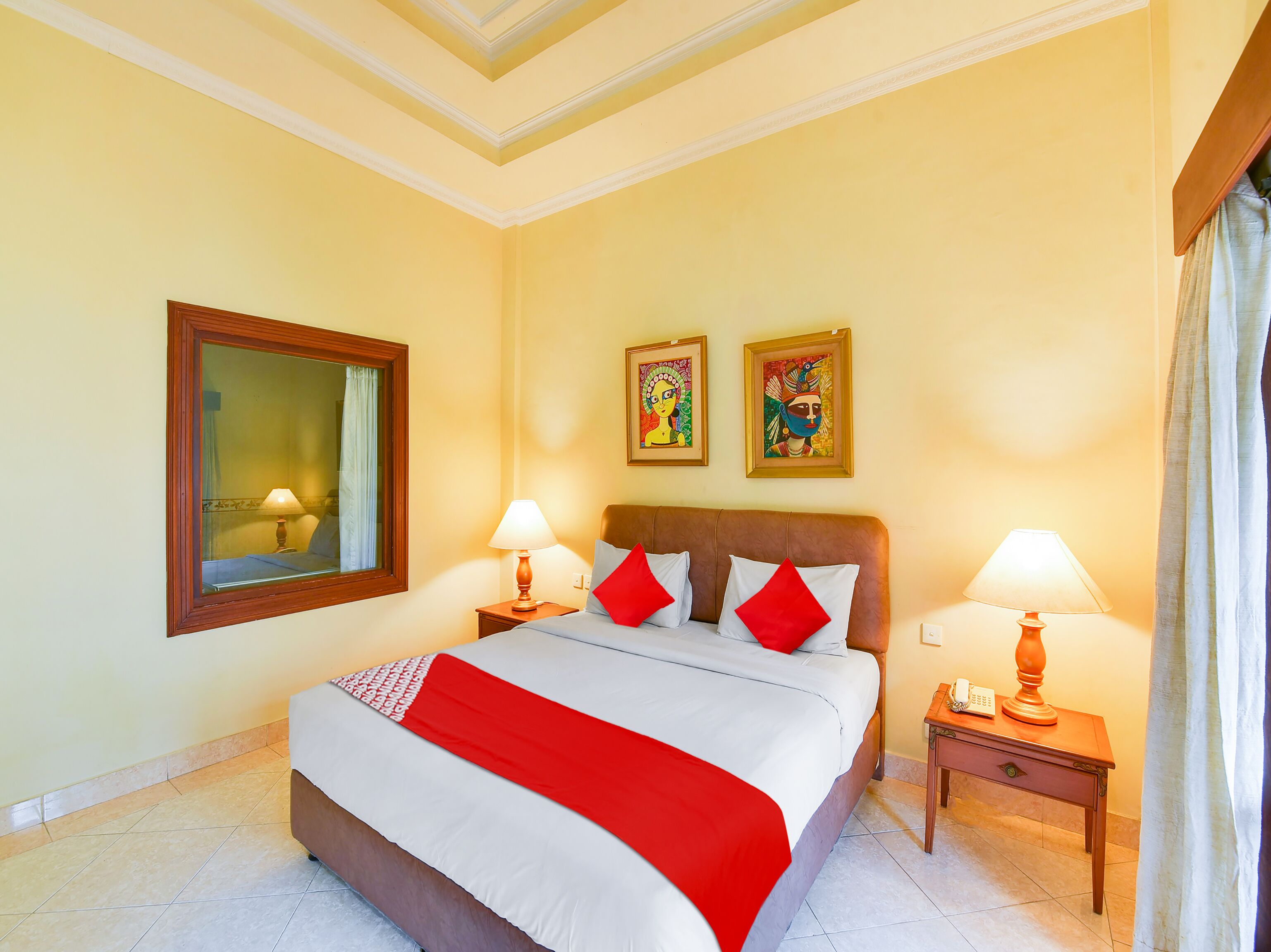 SUPER OYO Townhouse Oak Maxi Hotel Legian