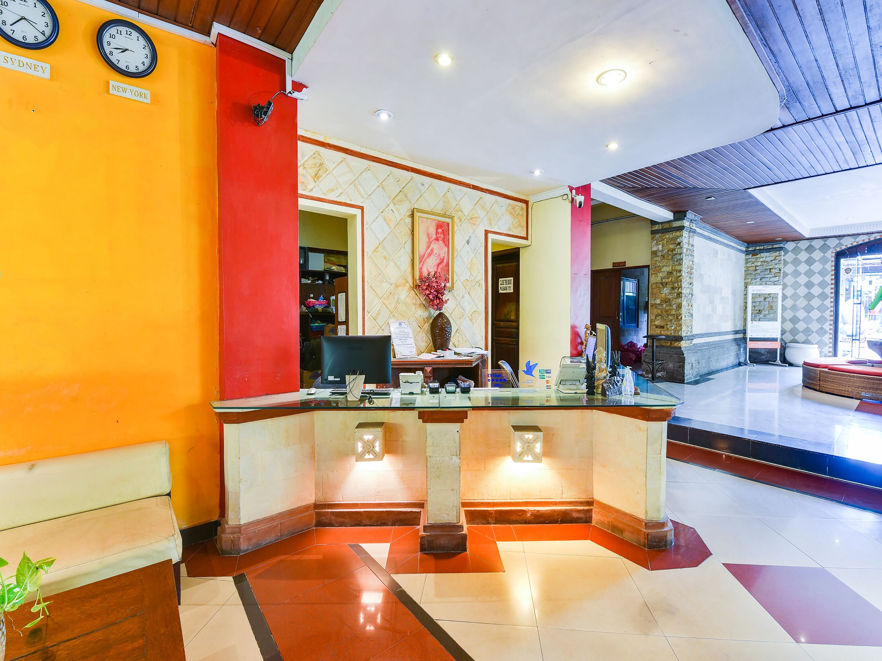 SUPER OYO Townhouse Oak Maxi Hotel Legian