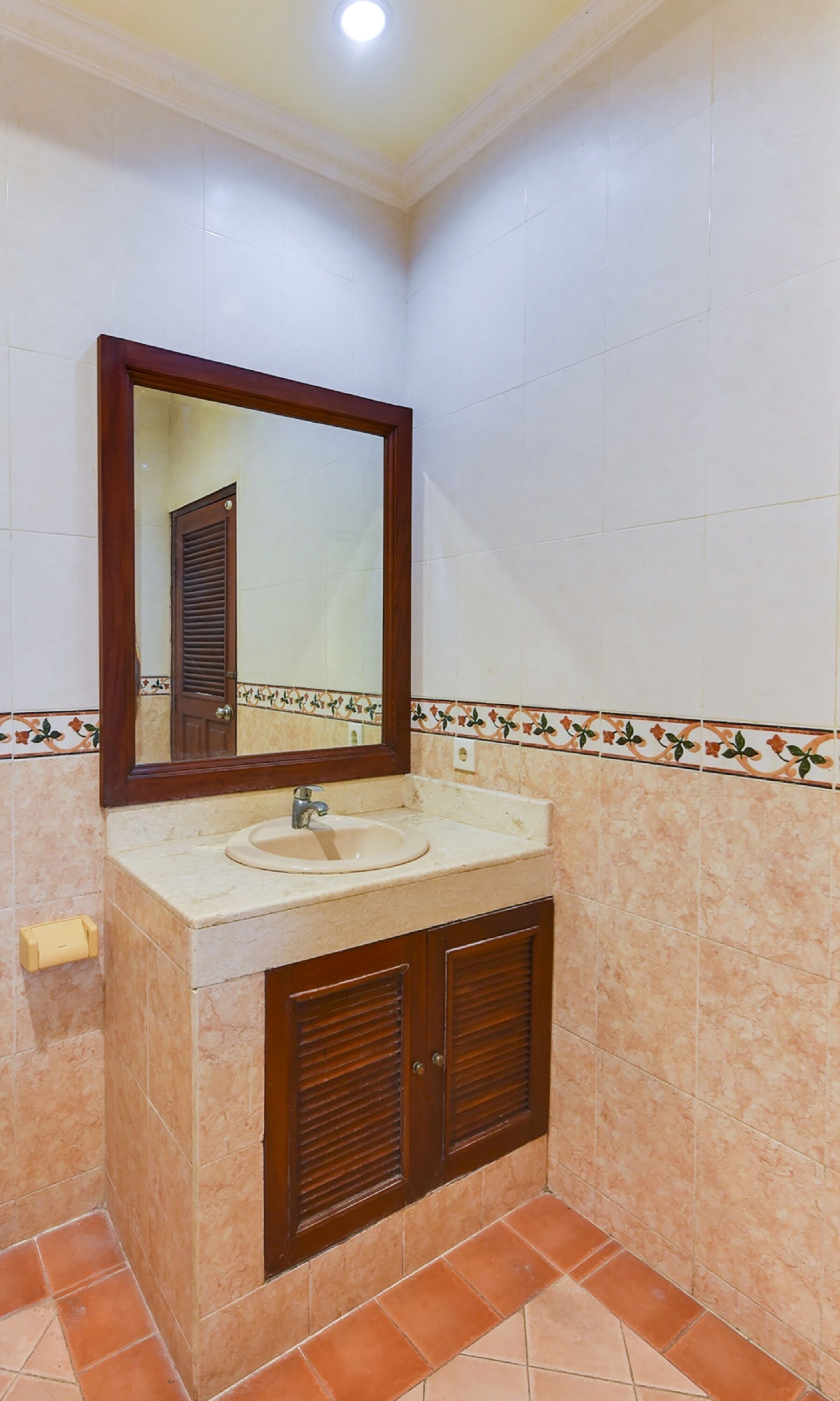 SUPER OYO Townhouse Oak Maxi Hotel Legian