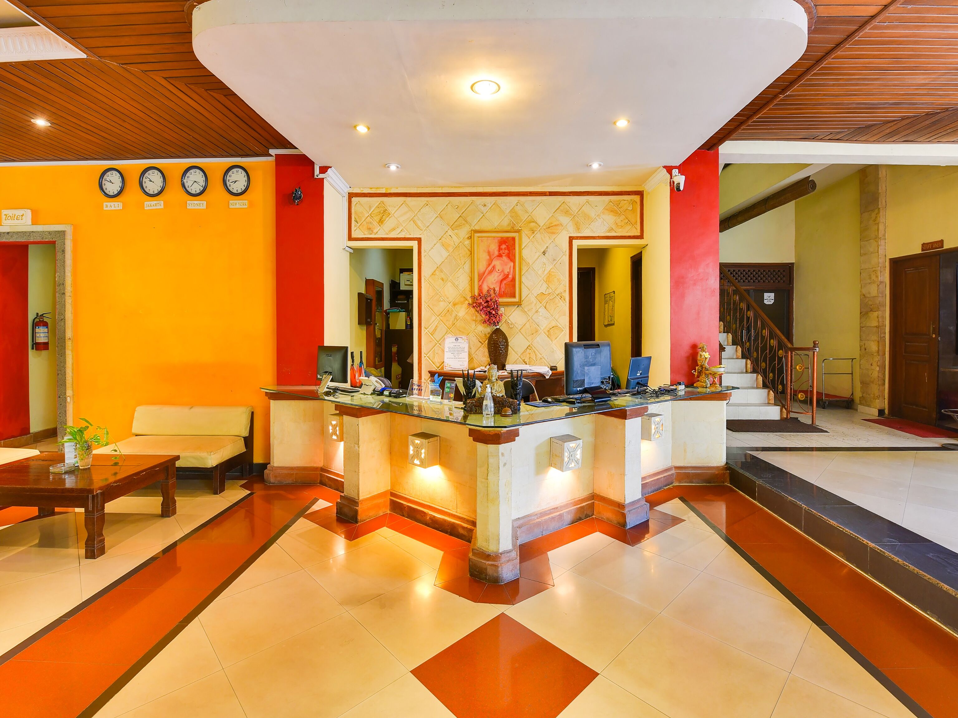 SUPER OYO Townhouse Oak Maxi Hotel Legian