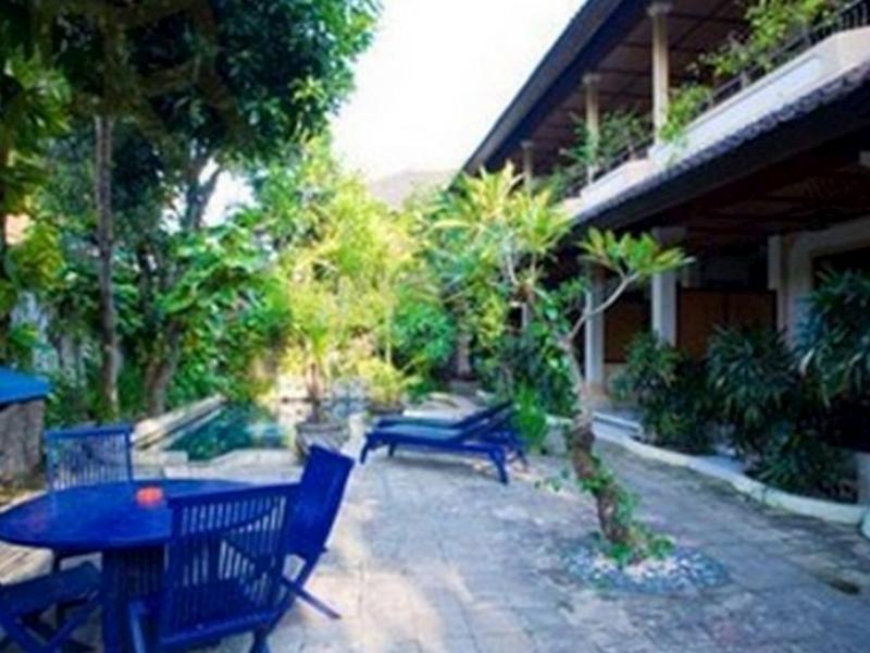 Surfaris Inn