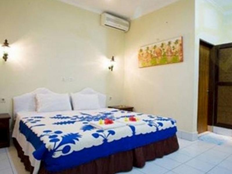 Surfaris Inn
