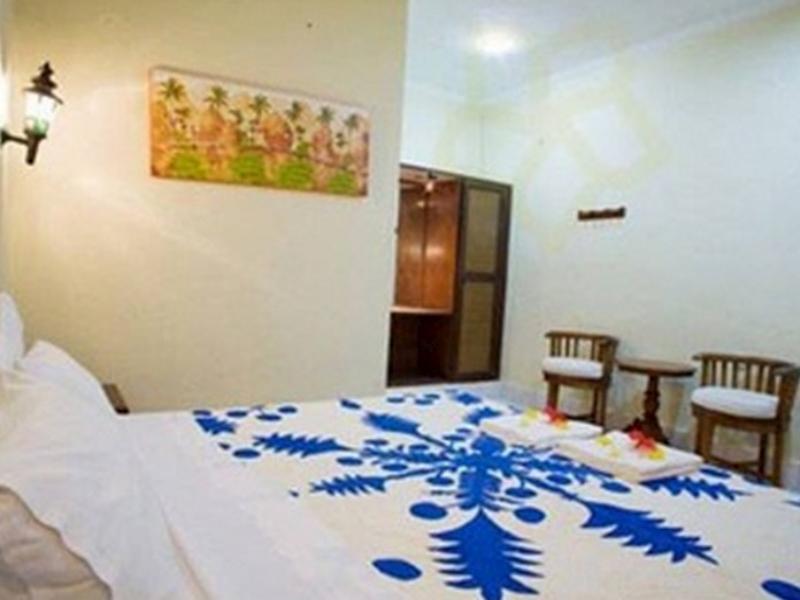 Surfaris Inn