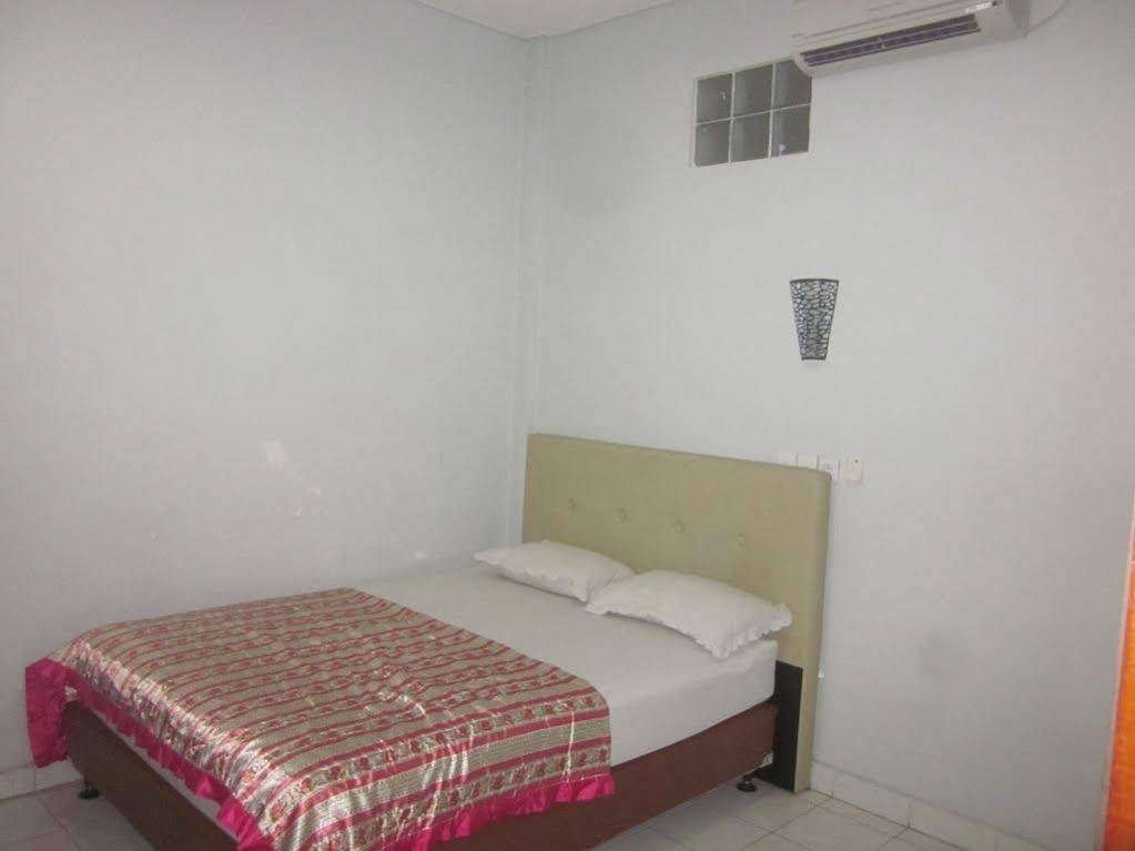 Taman Mekar Beach Inn
