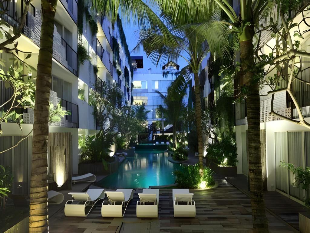 The Akmani Legian