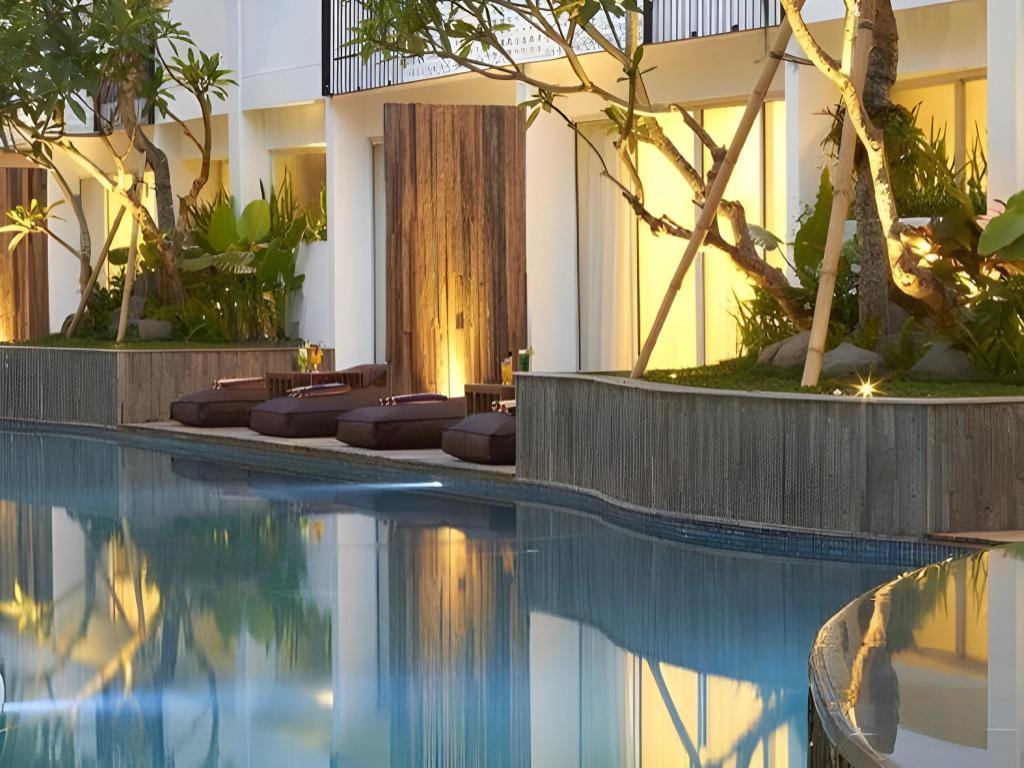 The Akmani Legian