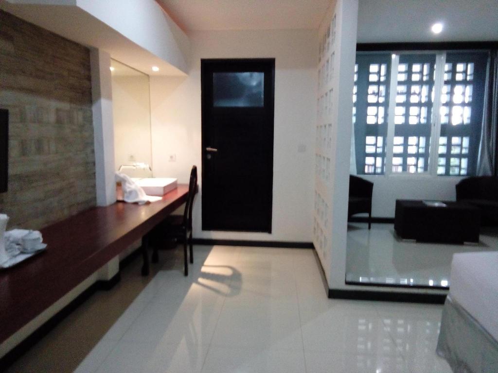 The Kanjeng Suites Kuta Galeria - Bali