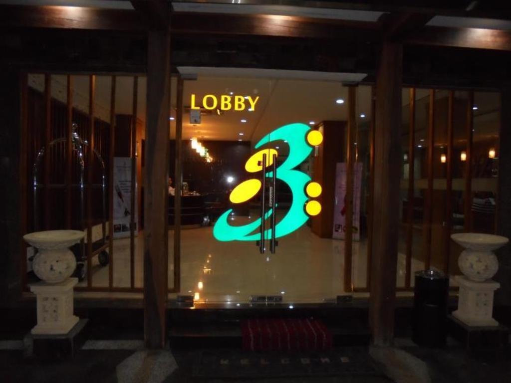 The Kanjeng Suites Kuta Galeria - Bali